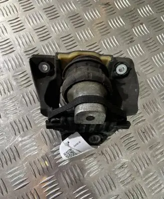 Volvo XC60 Engine mount bracket 31686885