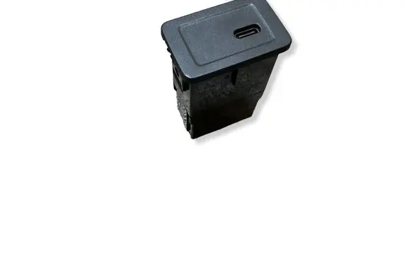 Mercedes-Benz CLA C118 X118 USB socket connector A2478207802 0042355 HW2036