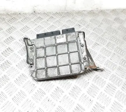 Toyota Avensis T270 Engine control unit/module 8966105D22 MB2759001921