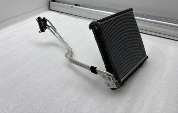Tesla Model X A/C cooling radiator (condenser) 101571061 092023
