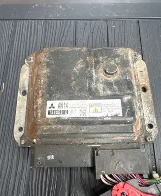 Mitsubishi Outlander Engine control unit/module 1860B810