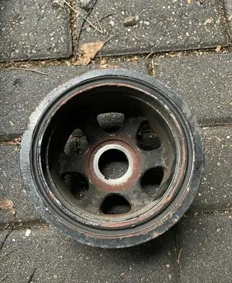 Mercedes-Benz S AMG W221 Crankshaft pulley a1560300403