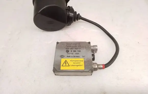 BMW X5 E53 Headlight ballast module Xenon 5DV00776041 8386708