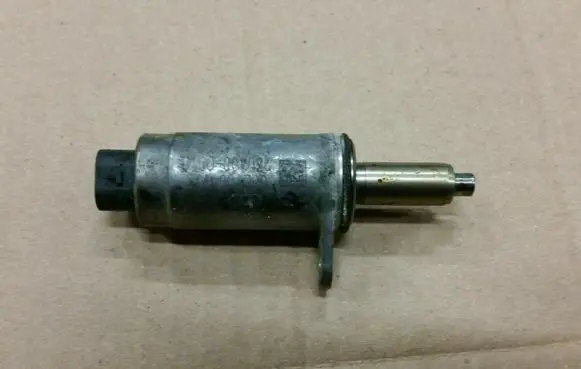 Audi A3 S3 8V Camshaft vanos timing valve 06E103697K