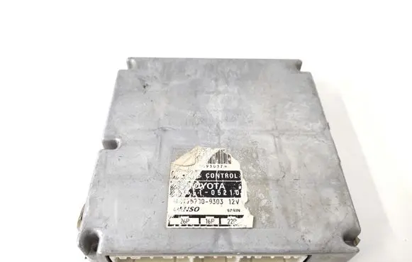 Toyota Avensis T220 Engine control unit/module 89661-05210
