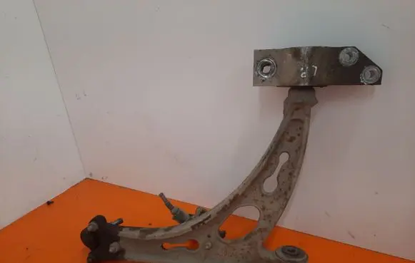 Volkswagen Touran I Front control arm
