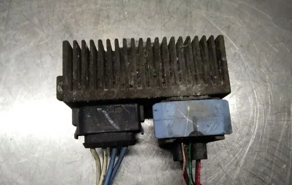 Renault Laguna III Glow plug pre-heat relay 8200558438A