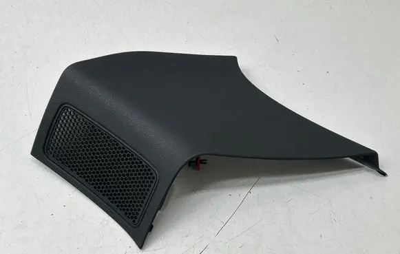 (D)pillar trim (top)