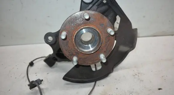 Front wheel hub