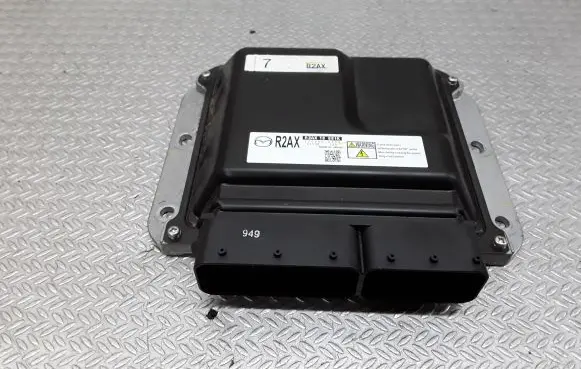 Mazda CX-7 Engine control unit/module R2AX18881K 2758009499