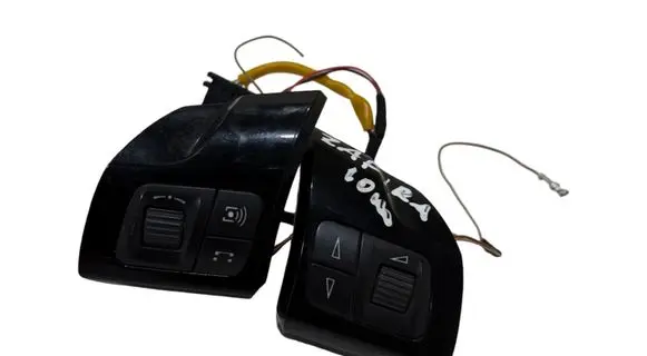 Opel Zafira B Steering wheel buttons/switches 13251120 88139806