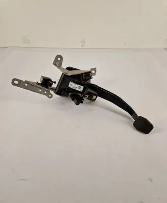 Ford C-MAX II Clutch pedal AV617B633BC