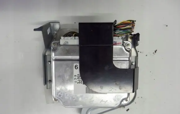 Toyota Yaris Engine control unit/module 896610D211