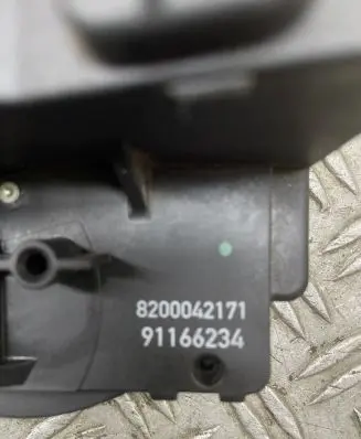 Renault Trafic II (X83) Front door lock