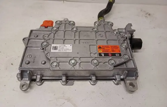 Chevrolet Volt II Voltage converter inverter 24280796 691103980