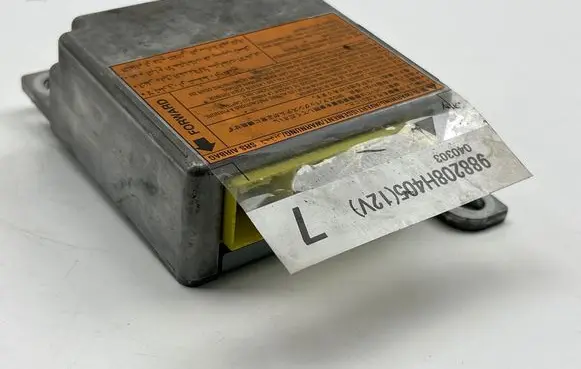 Nissan X-Trail T30 Airbag control unit/module 988208H405 040303