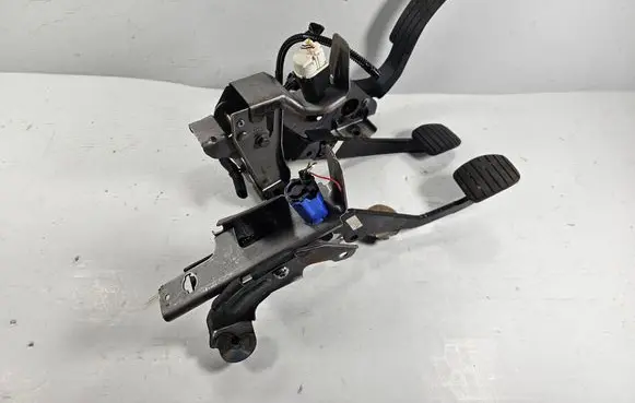 Renault Captur Accelerator throttle pedal 180029347R
