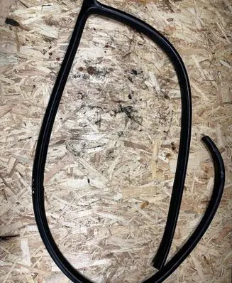 Toyota Avensis T250 Front door rubber seal 