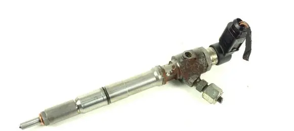 Volkswagen PASSAT B7 Fuel injector 03L130277B