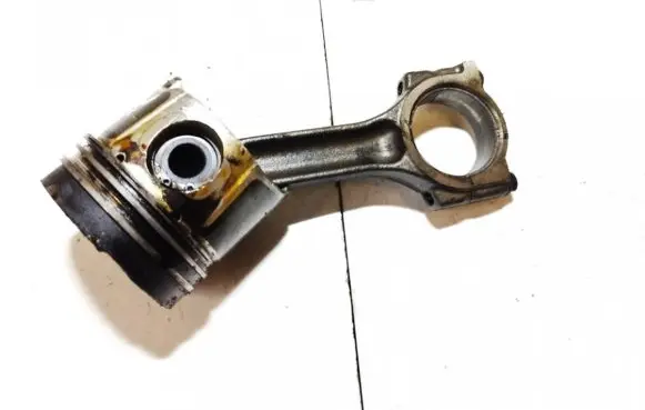Renault Clio II Piston with connecting rod