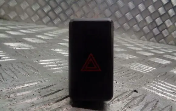 Mazda 3 I Hazard light switch