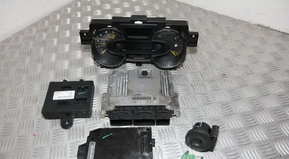 Renault Trafic III (X82) Injection control unit/module 0281033357 2337106626R 2331A03142R