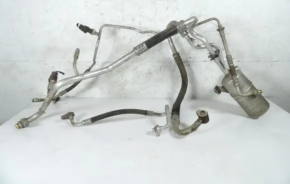 Ford Focus C-MAX Air conditioning (A/C) pipe/hose