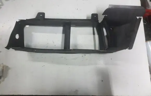 Ford Focus Intercooler air guide/duct channel BM518314CC