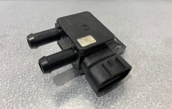 Hyundai i40 Exhaust gas pressure sensor 392102A800