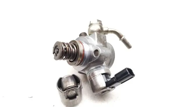 Mazda CX-30 Fuel injection high pressure pump SM296100 PYNM203F0