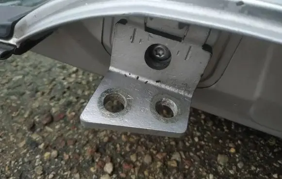 Citroen Xsara Rear door lower hinge