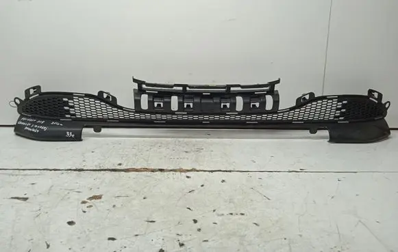 Peugeot 208 Front bumper lower grill 9673855677