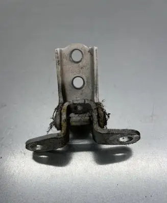 Hyundai Santa Fe Rear door lower hinge