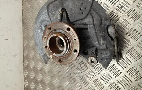 Opel Astra L Front wheel hub