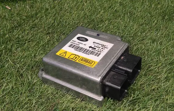 Land Rover Discovery 3 - LR3 Airbag control unit/module 8H2214D374AC