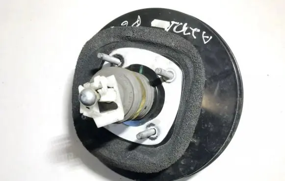 Peugeot 207 Brake booster 9672865780