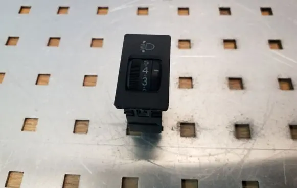 Toyota RAV 4 (XA20) Headlight level height control switch