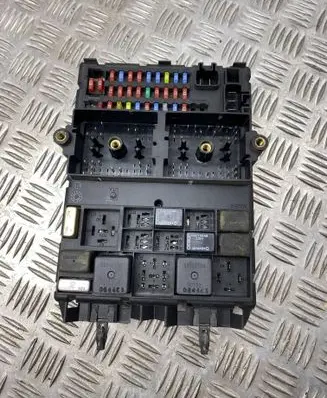 Jeep Grand Cherokee (WJ) Fuse module 04831433AC 518722202