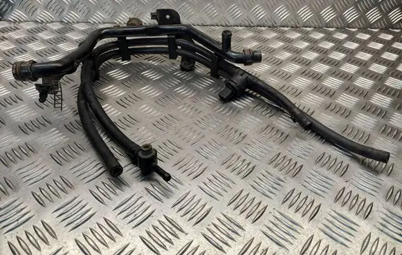 Volkswagen PASSAT B5.5 Engine coolant pipe/hose 038121065BH