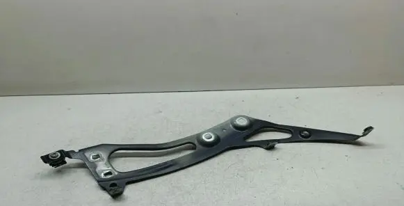 BMW 2 F46 Fender mounting bracket 729719