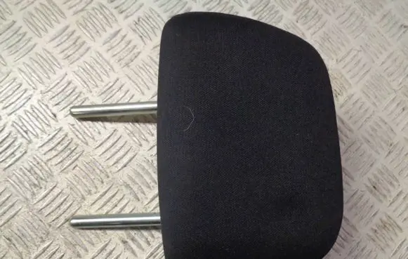 Nissan Pulsar Rear seat headrest 