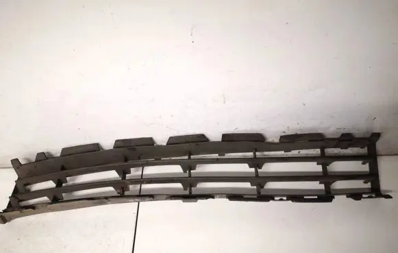 Renault Megane II Front bumper lower grill 8200114155
