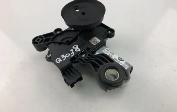 BMW 5 G30 G31 Wiper motor 7403853