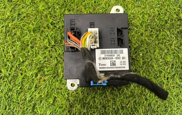 Mercedes-Benz E W211 Comfort/convenience module 2115458532 00403142A