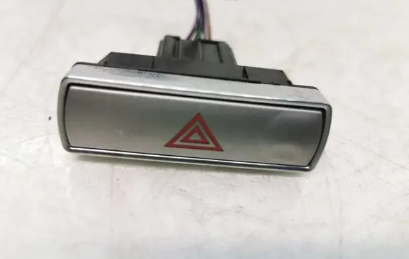 Ford Mondeo MK IV Hazard light switch 6m2t13a350aa