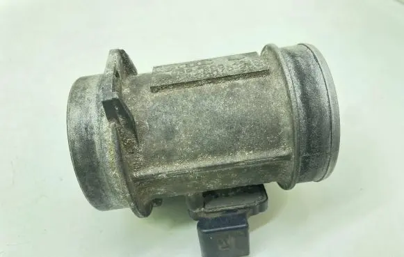 Audi A6 S6 C5 4B Mass air flow meter 059906461D