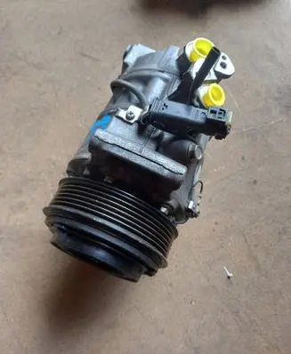Mercedes-Benz C W205 Air conditioning (A/C) compressor (pump) A0008303902 07823312763