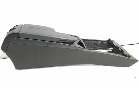 Mercedes-Benz C W204 Center console A2046806250