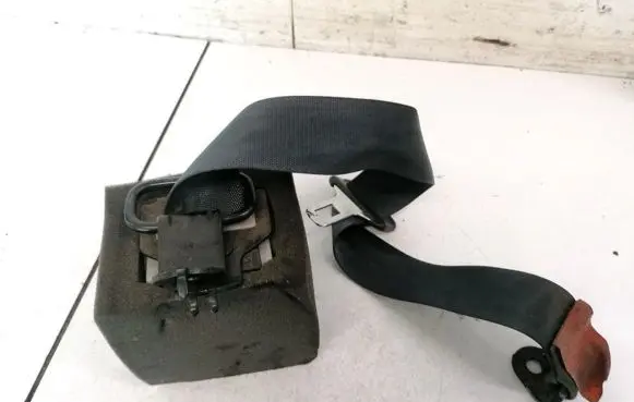 Mazda 626 Rear seatbelt E40426116