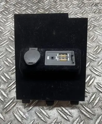 Lexus NX USB socket connector 10R0312810